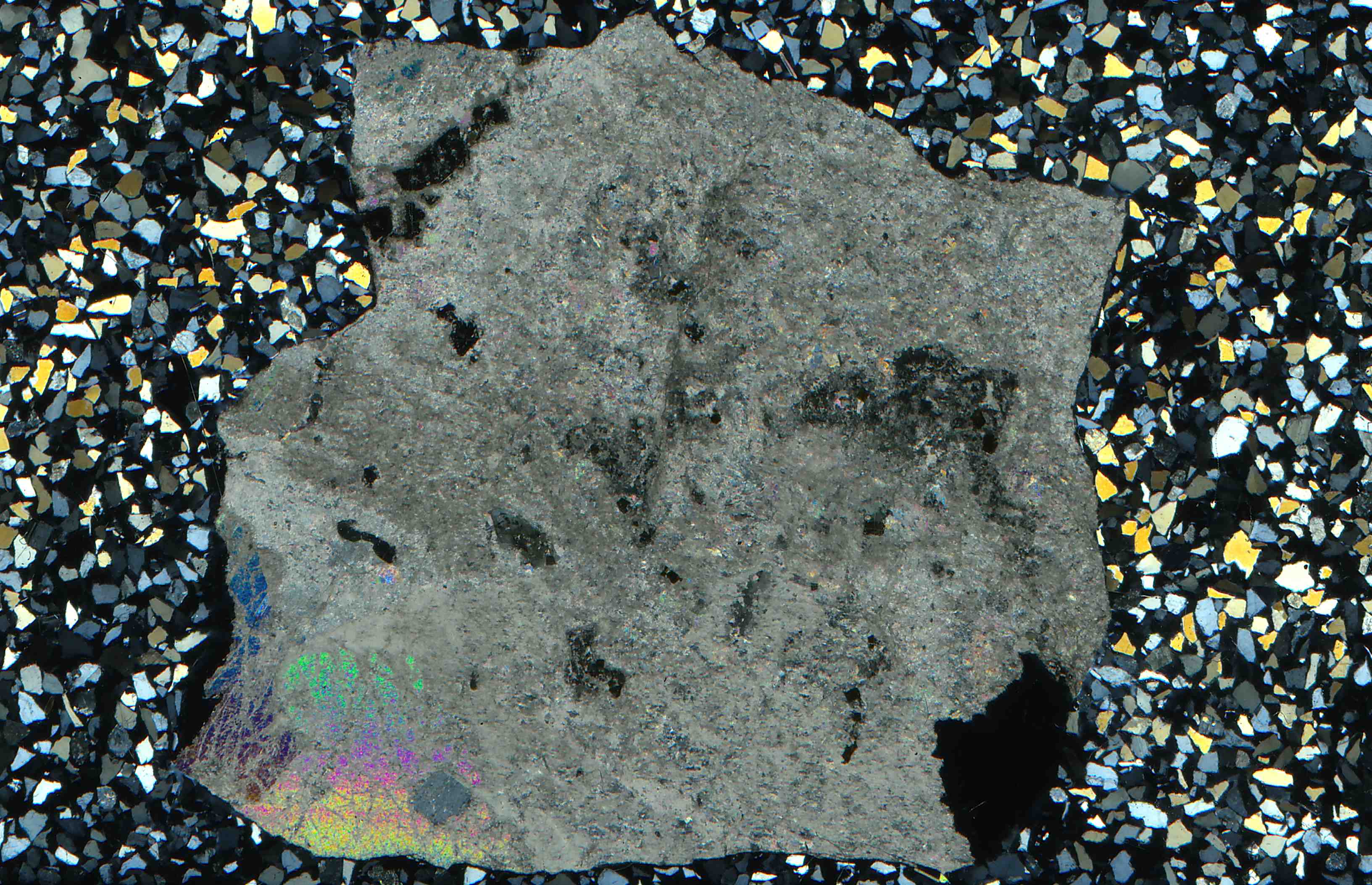 Fuka mine Japan tilleyite marble in thin section